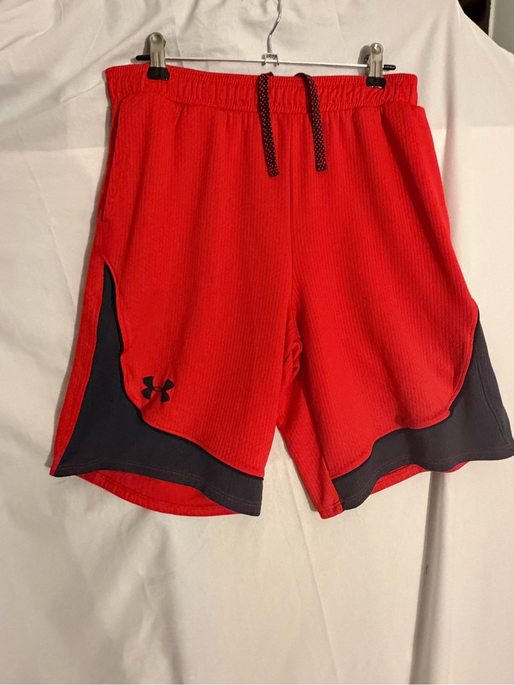 #550 Under Armour Men's Bright Red Athletic Shorts with Black Accents